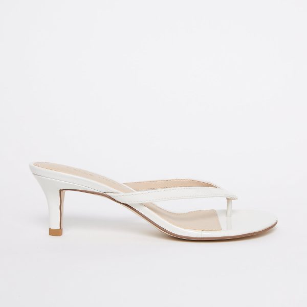 Pelle Moda White Patent Effi leather kitten heel sandal| Ooh Ooh Shoes woman's clothing and shoe boutique located in Naples, Charleston and Mashpee
