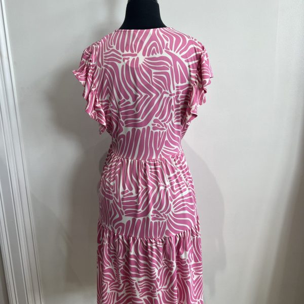 La Mer Luxe 194-A103K Fuchsia Abstract Knit Ruffle Short Sleeve Brooke Dress | Ooh Ooh Shoes women's clothing and shoe boutique located in Naples
