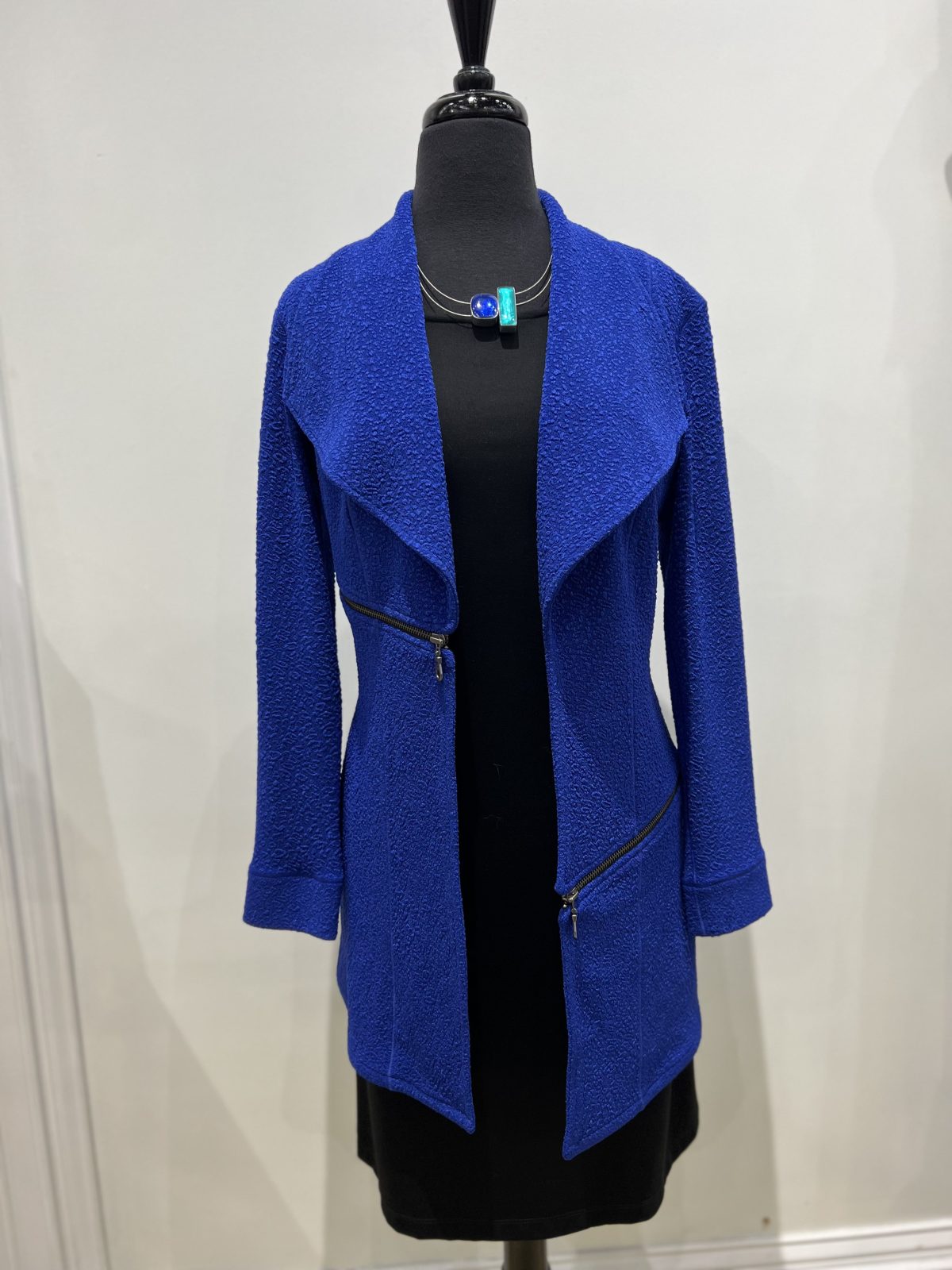 Eva Varro J12901 Monarch Long Barcelona Jacket with Zipper Detail | Ooh Ooh Shoes women's clothing and shoe boutique located in Naples