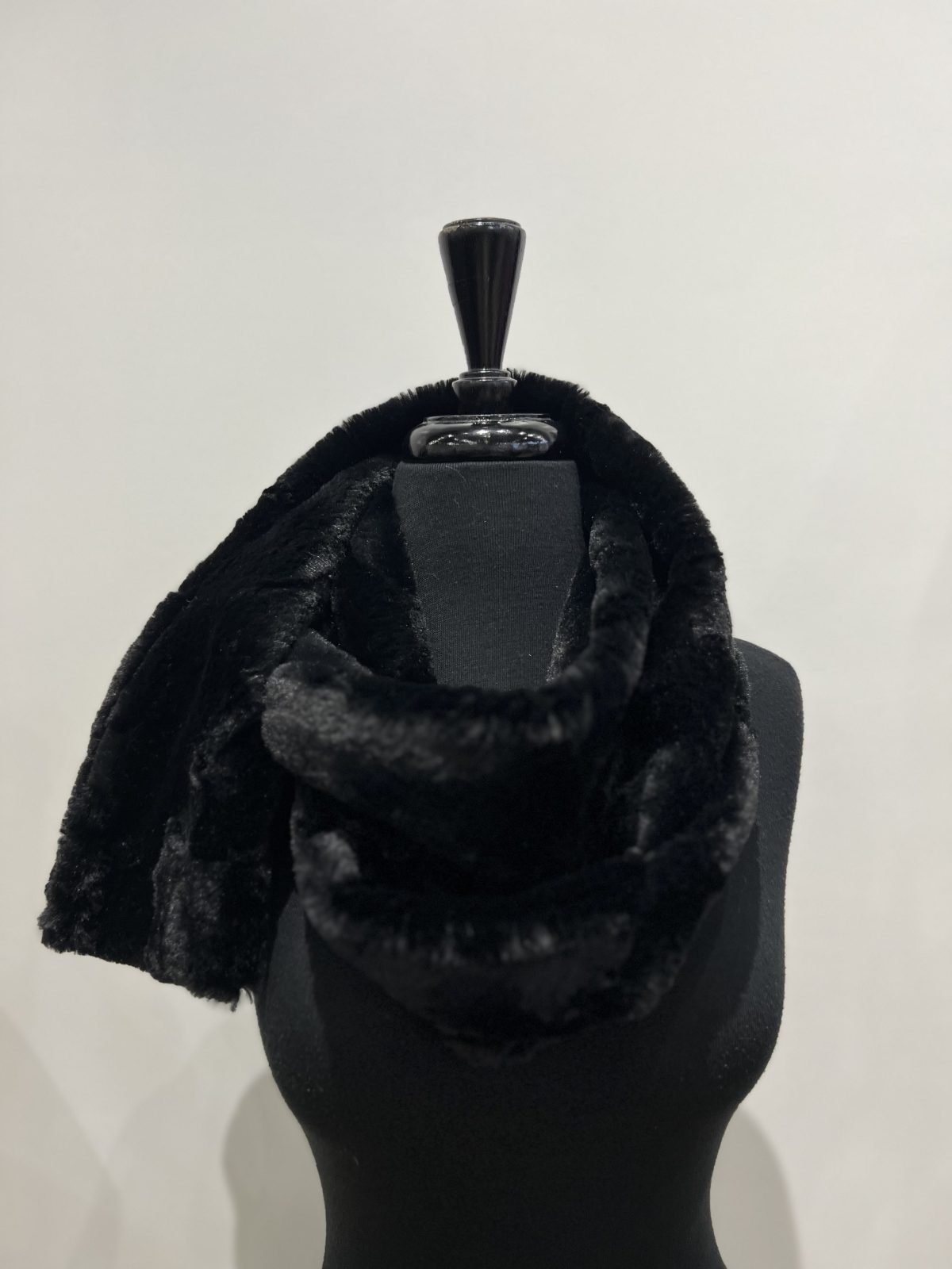 Vine Street 107 Black Faux Fur Scarf | Ooh Ooh Shoes women's clothing and shoe boutique located in Naples and Mashpee