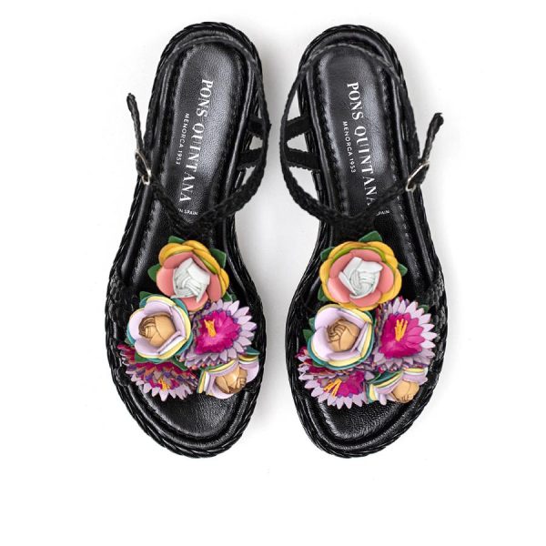 Pons Quintana 9785 Black Milan Platform Flat Sandal with Flowers | Ooh Ooh Shoes women's clothing and shoe boutique located in Naples and Mashpee