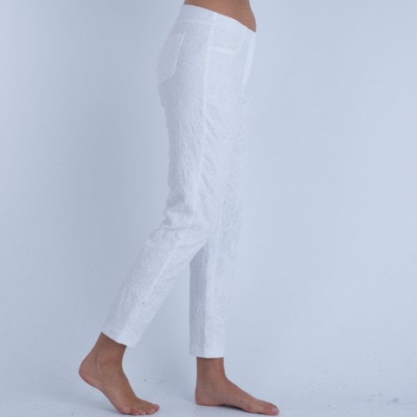 Robell 51560 Bella 09 White Pull On Leaf Jacquard Embroidery Pant | Ooh Ooh Shoes women's clothing and shoe boutique located in Naples